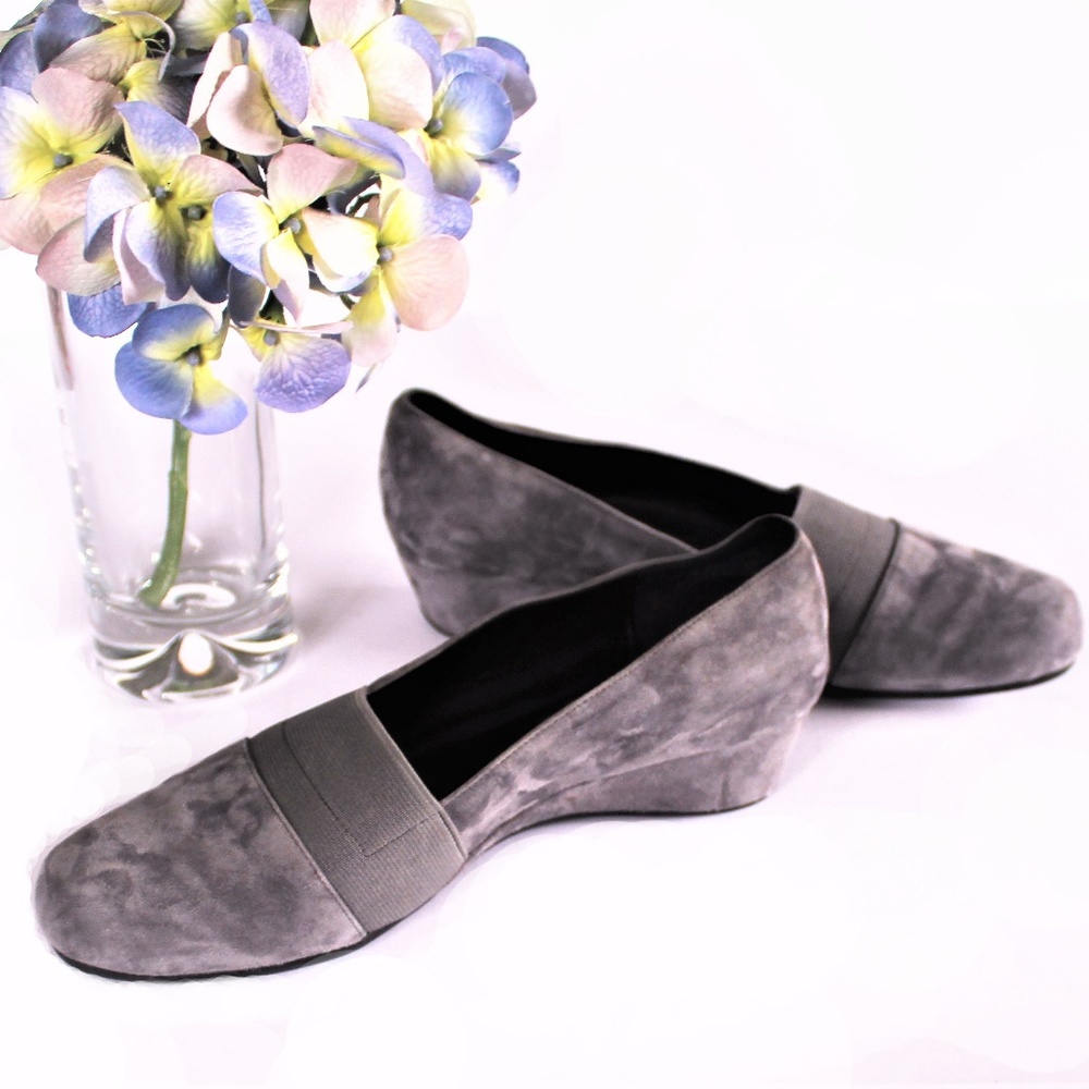 Vaneli wedge suede